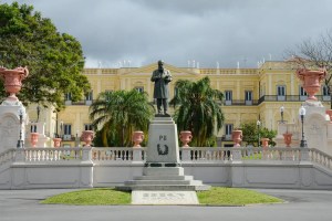 MUSEU NACIONAL - Seis danos da tragédia: diretor pede doações