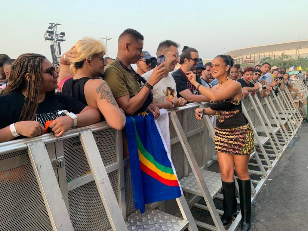 A atriz que arrancou gritos antes de Mariah Carey no Palco Sunset