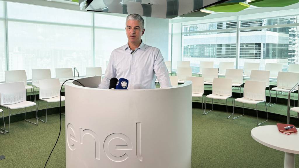 28032650-high.jpeg TESOURA - Lencastre, presidente da Enel: cortar gastos piorou a manutenção
