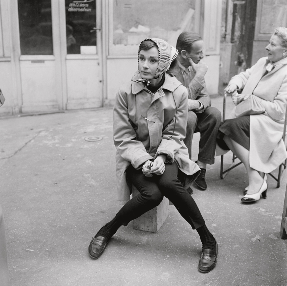 GettyImages-1473032043.jpg SOFISTICAÇÃO - A atriz Audrey Hepburn: referência dos pés à cabeça