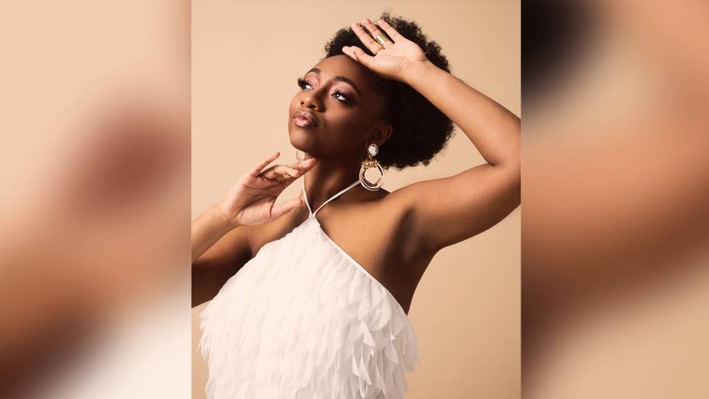 Promessa do jazz, Samara Joy canta clássico de Tom Jobim em novo disco