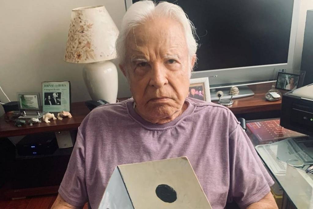 Tijolos de maconha e armas: filho de Cid Moreira é preso em flagrante