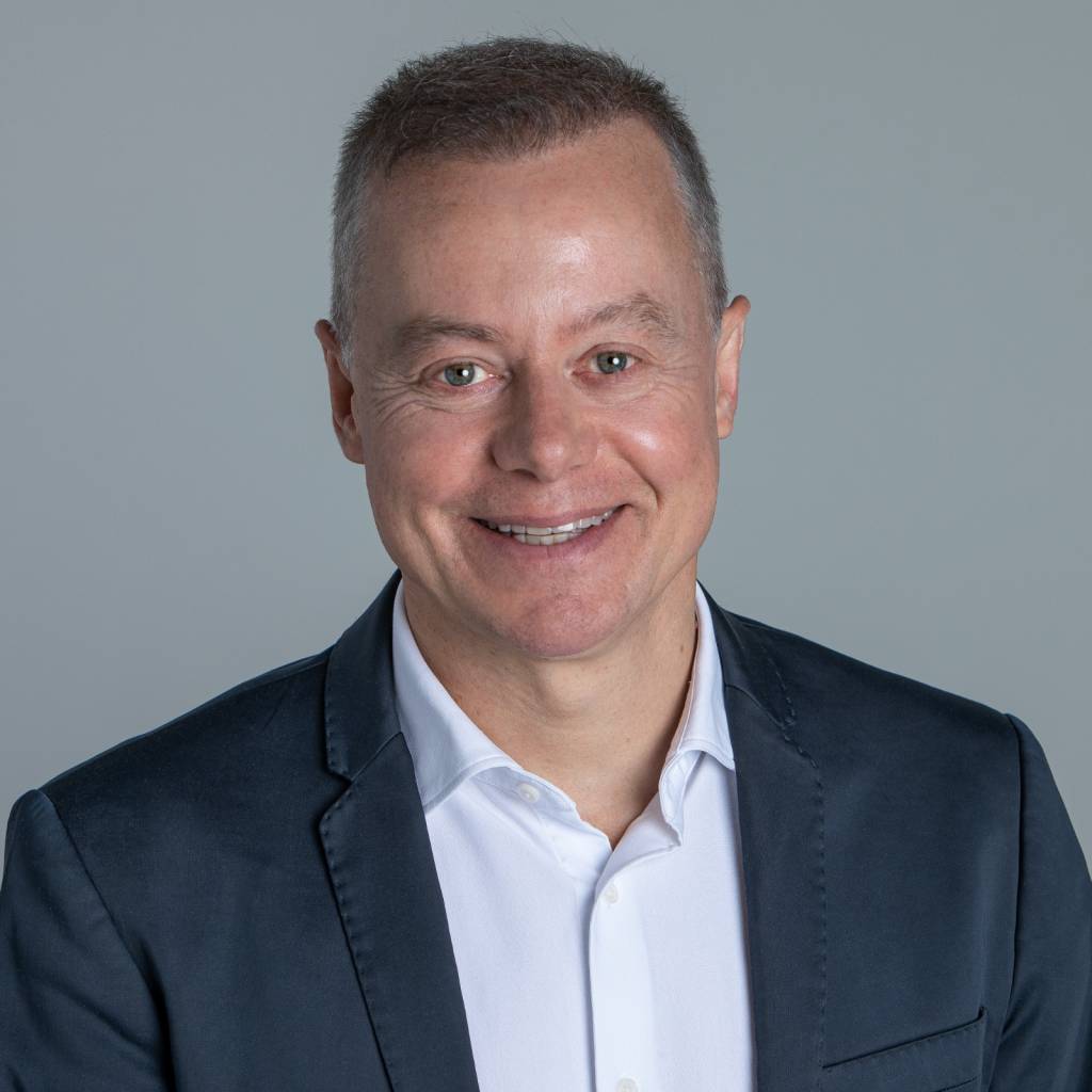 ChatGPT é tira-gosto e não substitui o curso de inglês, diz CEO da Pearson