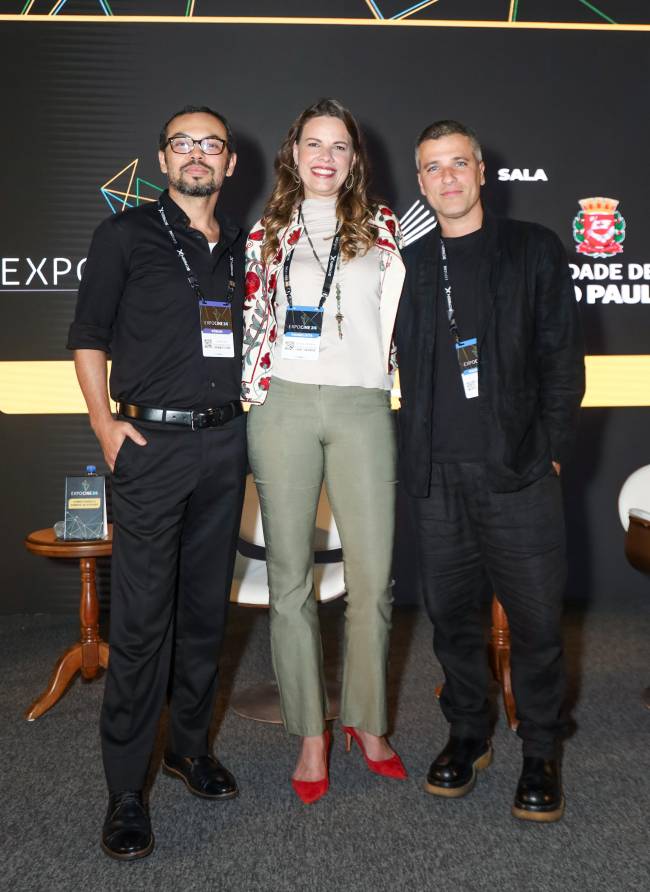 Jorge Paz, que fará Chico Mendes no filme, Joana Henning, CEO da produtora, e ator e coprodutor Bruno Gagliasso