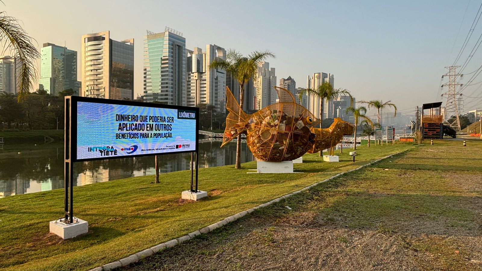 Em um mês, SP retira 7 mil toneladas de lixo do Rio Pinheiros
