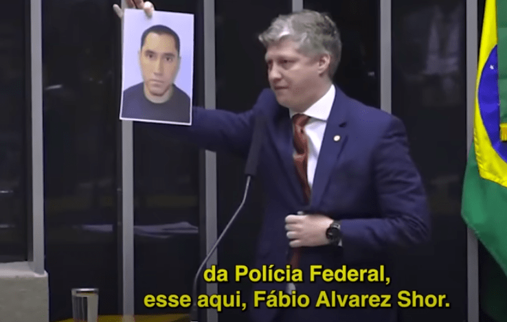 Novo sai em defesa de Van Hattem após inquérito relatado por Flávio Dino