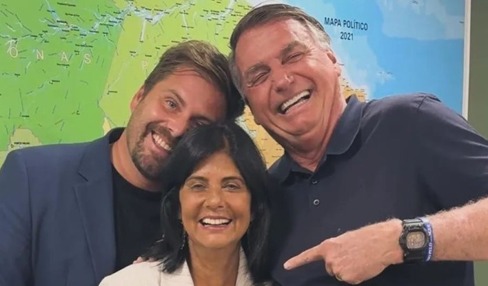 Lucia Gagliasso com o filho Thiago e o ex-presidente Jair Bolsonaro