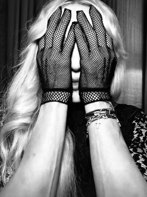 madonna-ensaio2 Madonna publicou fotos no velório do irmão
