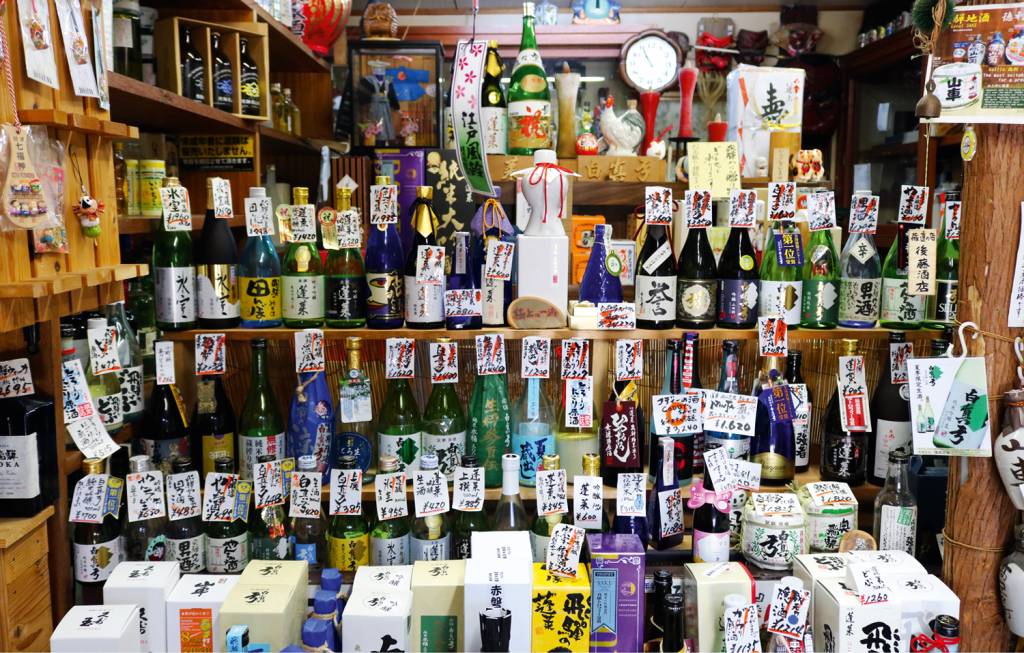 shutterstock_1038196051.jpg VARIEDADE - Rótulos à venda no Japão: importação pelo Brasil está crescendo