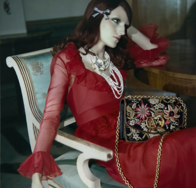 Glamour excêntrico: nova campanha da Valentino referencia a aristocracia falida de Roma