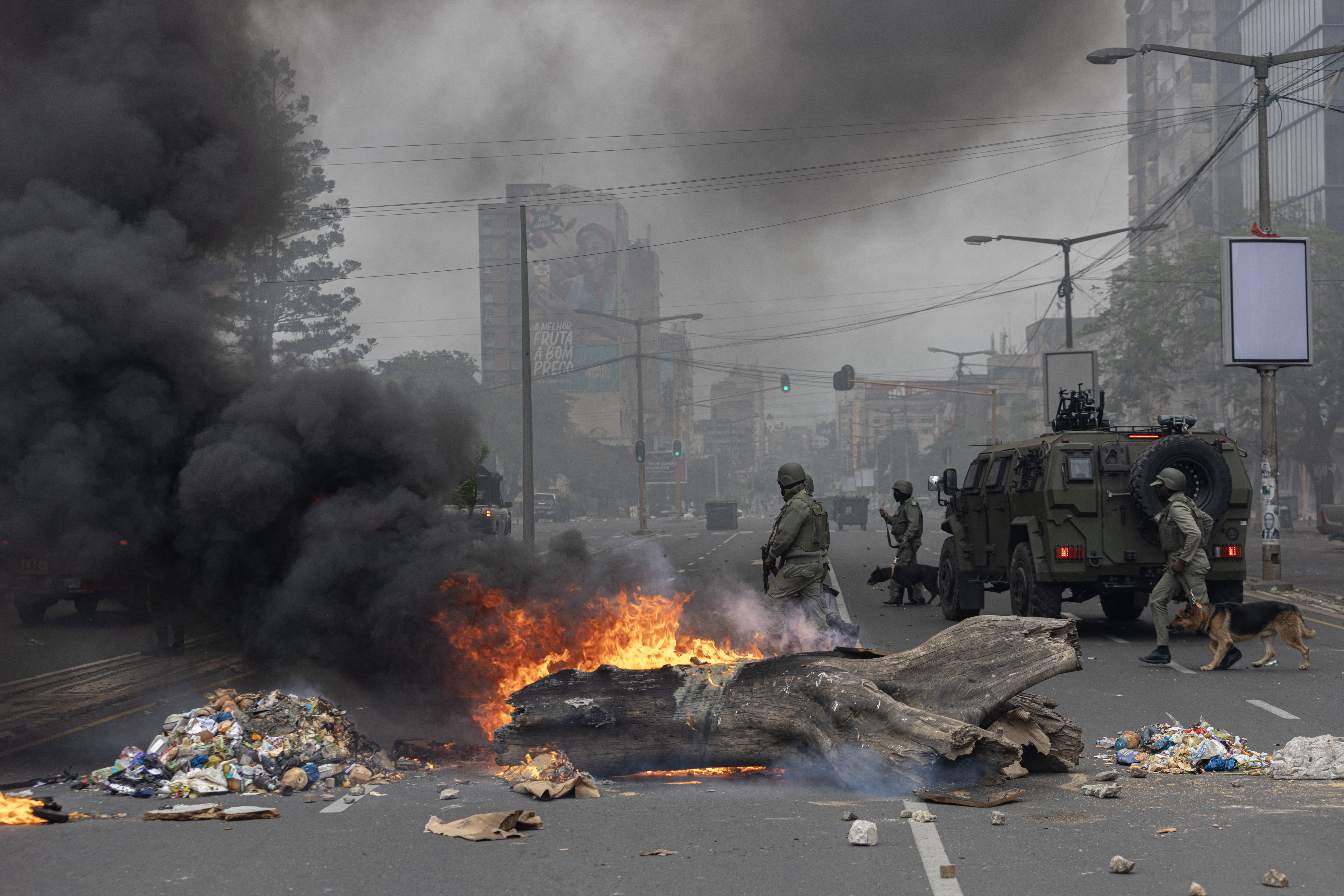 Protestos da oposição em Moçambique terminam com 3 mortos e 66 feridos
