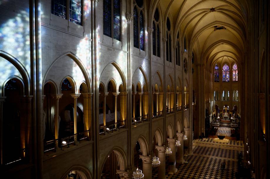 Interior da catedral de Notre-Dame de Paris reformado após incêndio em 2019. 29/11/2024