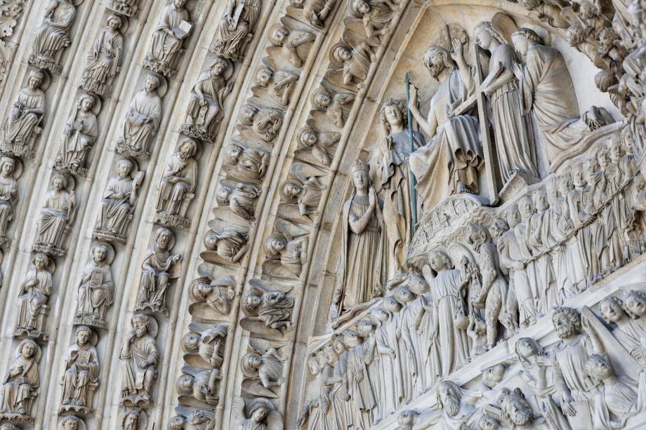 Exterior reformado da catedral de Notre-Dame de Paris. 29/11/2024