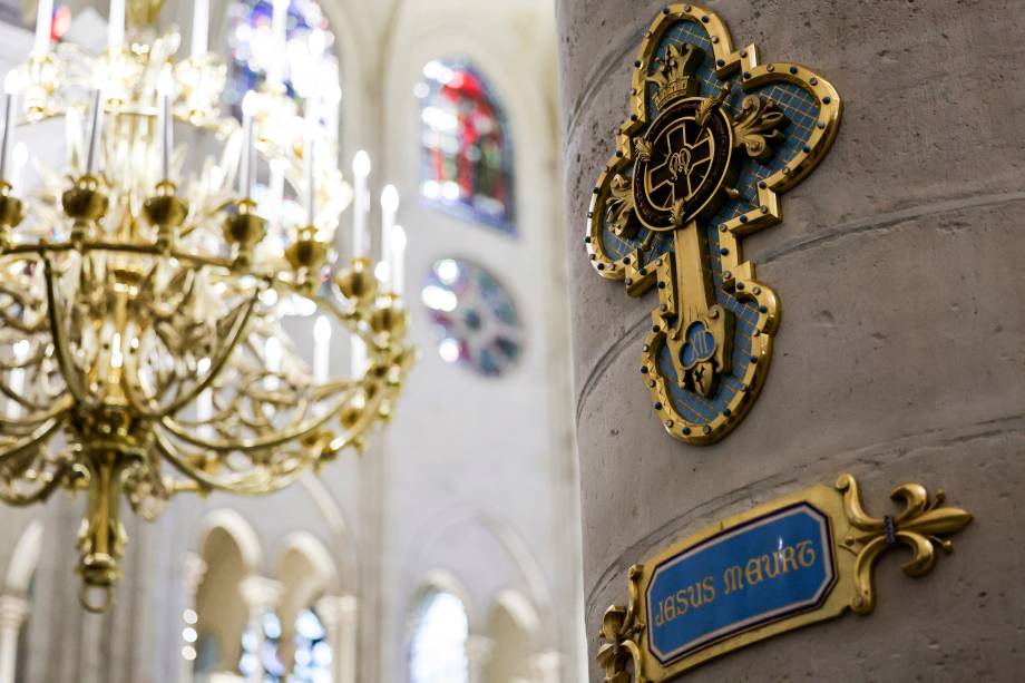 Interior da catedral de Notre-Dame de Paris reformado após incêndio em 2019. 29/11/2024