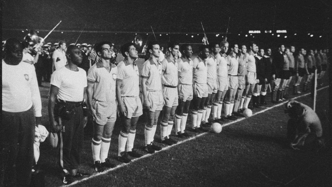 Amistoso entre Brasil e Bélgica, com vitória de 5x0, em 1965