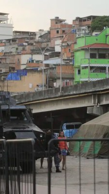 Em dias de operação, famílias são impedidas de acessar serviços básicos, como postos de saúde, creches e escolas