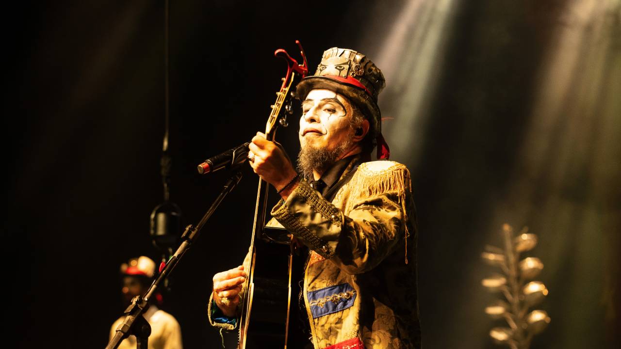 A banda O Teatro Mágico