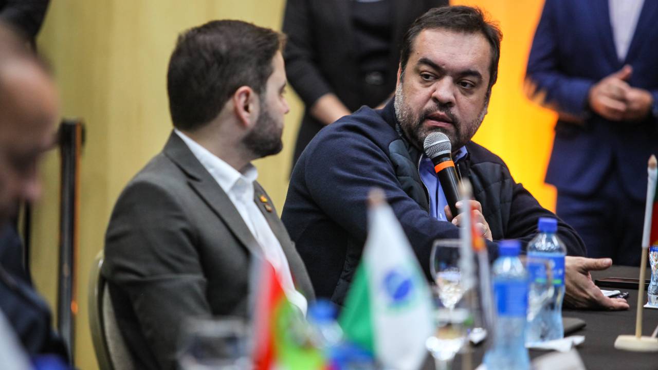 O governador do Rio de Janeiro, Cláudio Castro (PL), durante reunião do Consórcio de Integração Sul e Sudeste (Cosud)
