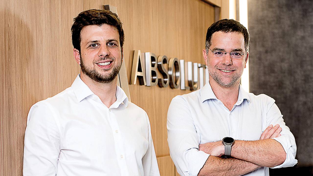 Tiago Ring (à esq.) e Christian Faricelli, da Absolute: viés “comprado” sai vencedor