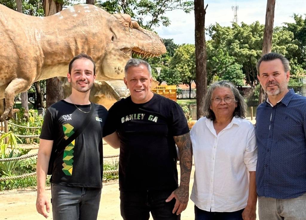 O novo projeto de Marlene Mattos: parque de dinossauros no Rio