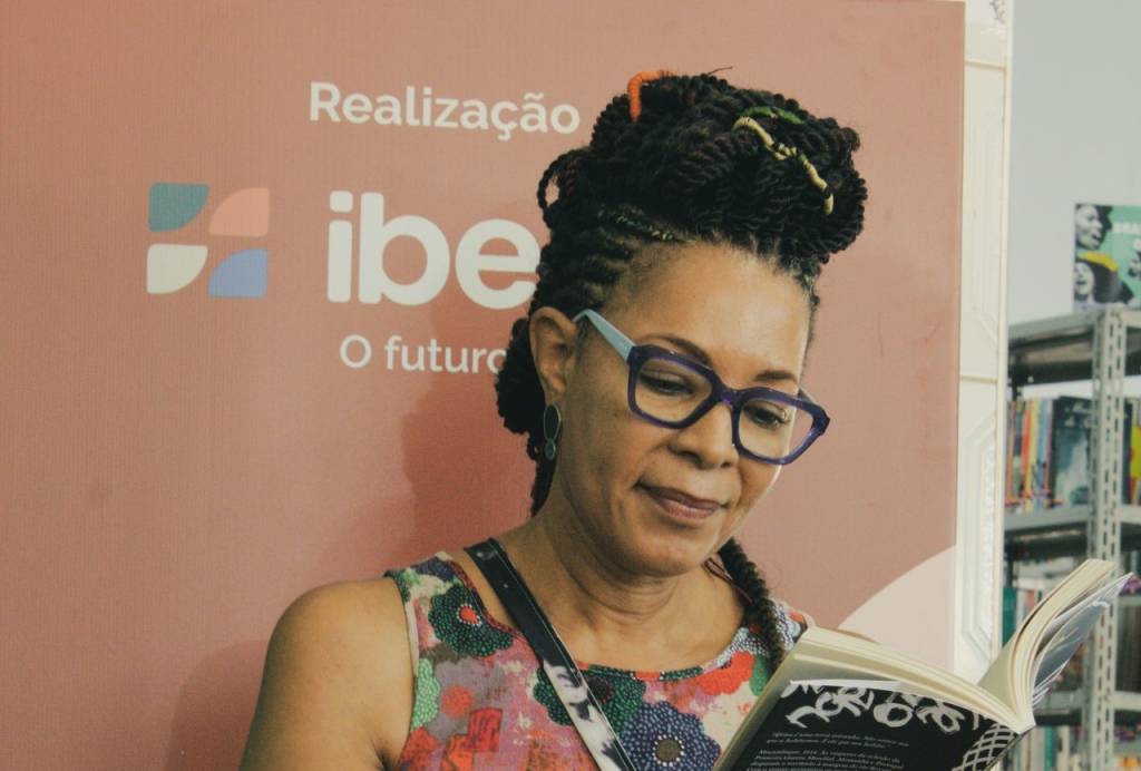 ‘Sonho que todos consigam chegar onde os livros estão’, diz Bel Santos Mayer