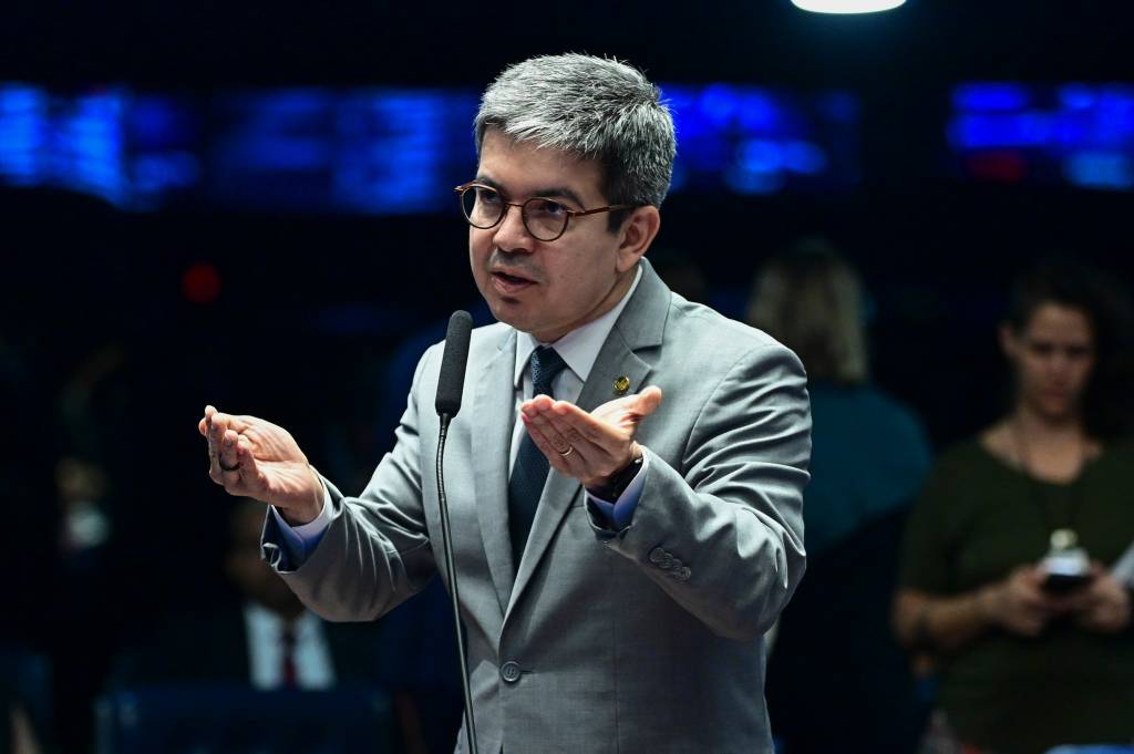 Pesquisa: a dificuldade de Randolfe para renovar seu mandato de senador pelo Amapá