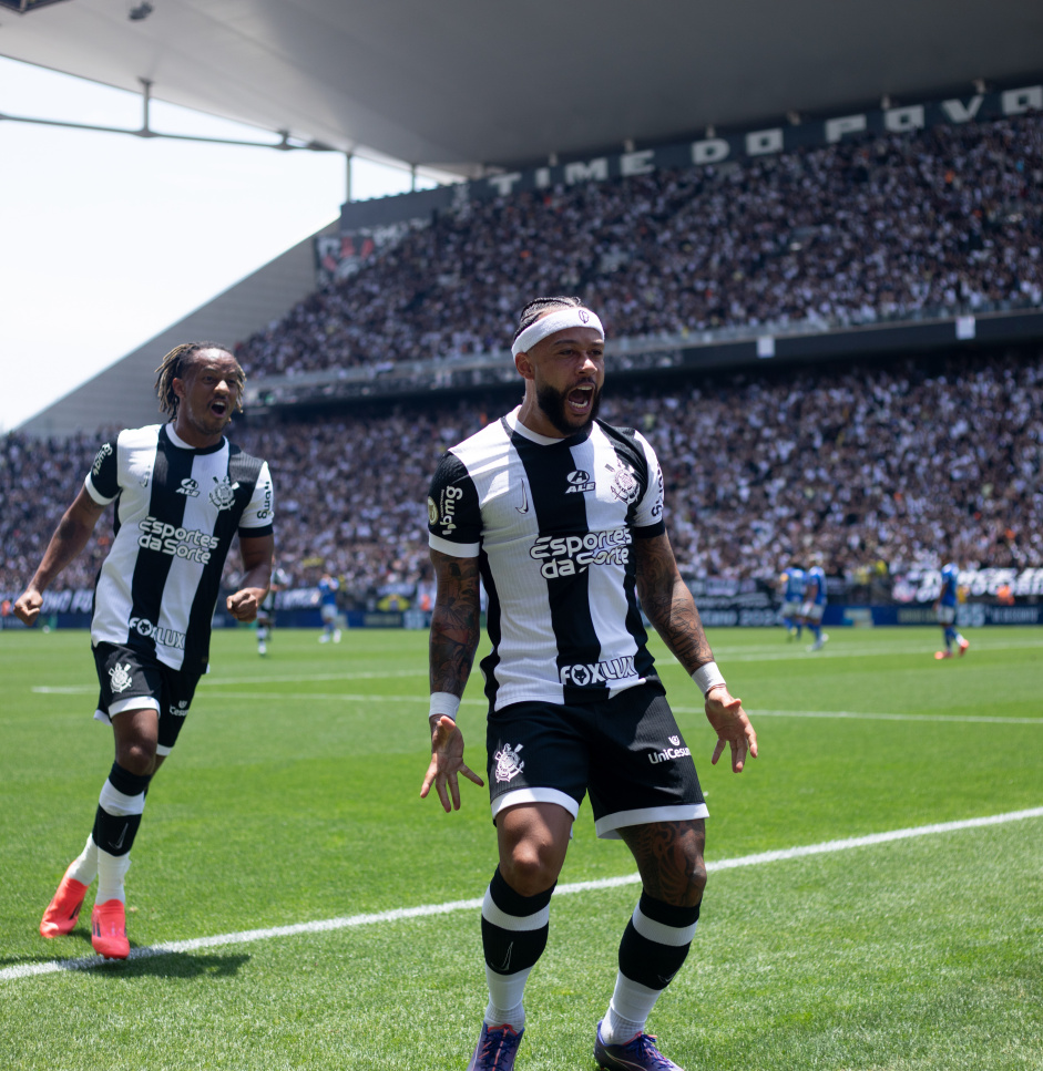 O site de acompanhantes que ‘surfa’ em cima da imagem do Corinthians