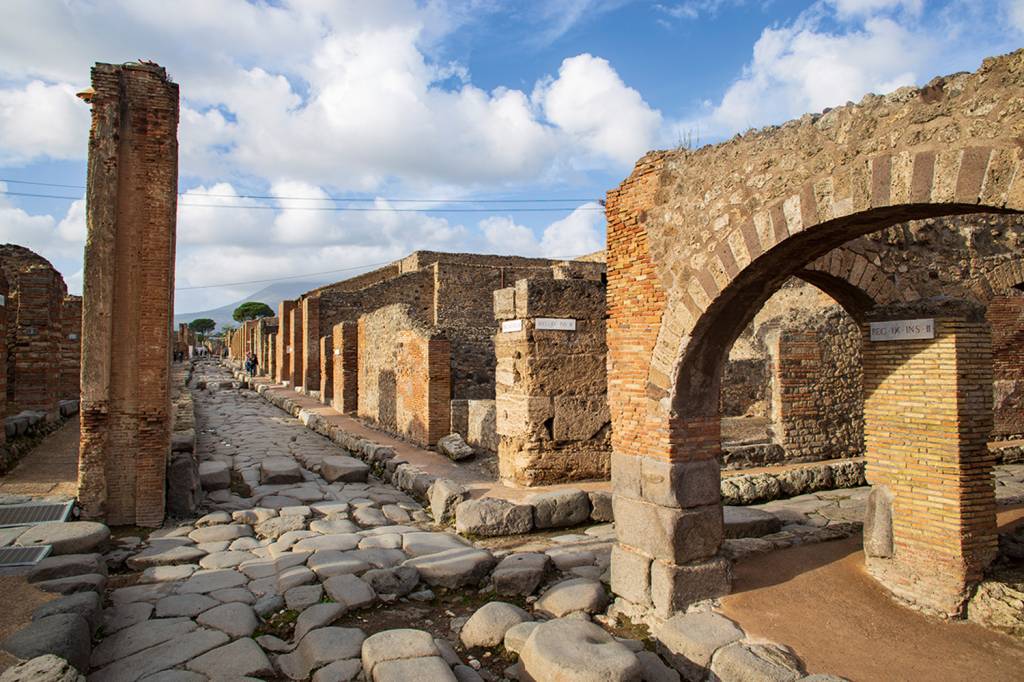 GettyImages-1740811046.jpg LIMITES - As ruínas de Pompeia, na Itália: apenas 20 000 pessoas por dia