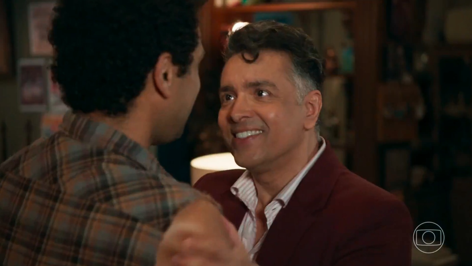 Censura na Globo? Corte de flerte LGBT em novela gera revolta