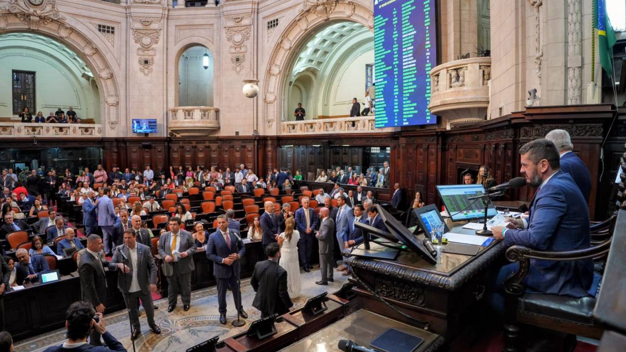 Última sessão de 2024 da Alerj, que pretende renovar quadro de servidores