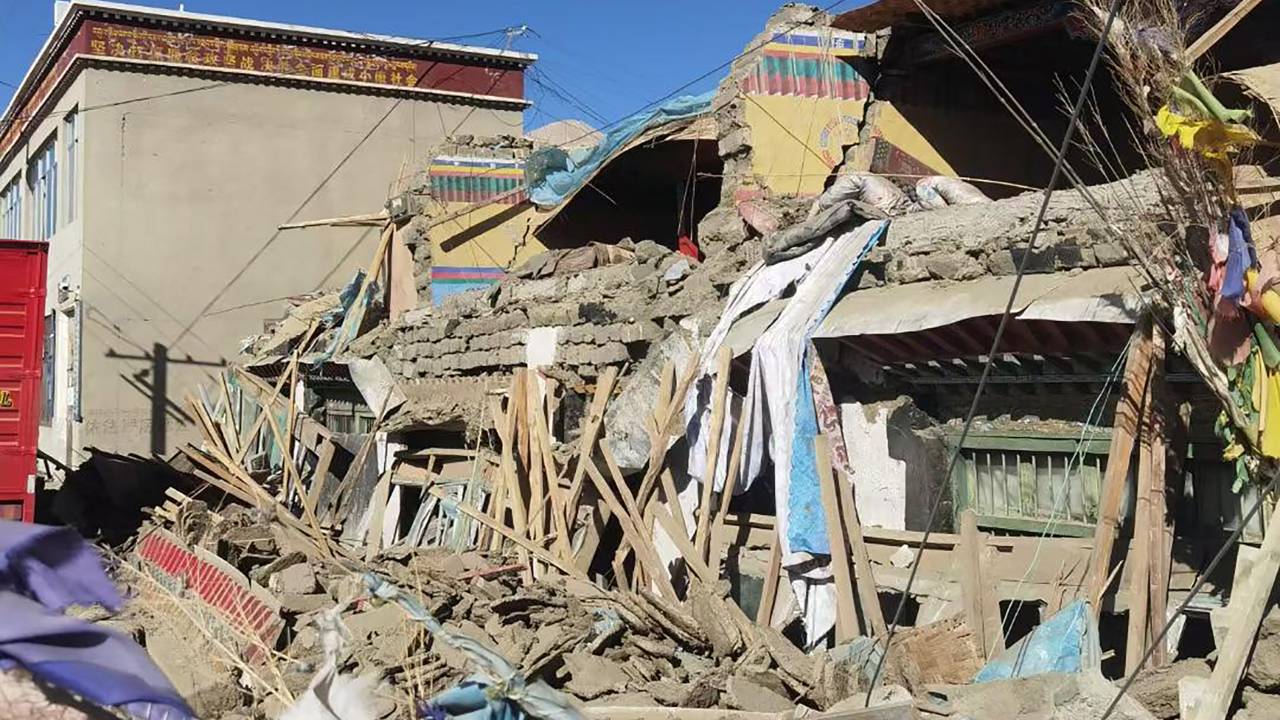 This handout received on January 7, 2025 shows damaged houses in Shigatse, southwestern China's Tibet region, after an earthquake hit the area. A devastating earthquake in China's remote Tibet region killed at least 53 people and collapsed "many buildings" on January 7, state media reported, with tremors also felt in neighbouring Nepal's capital Kathmandu and parts of India. (Photo by AFP) / - China OUT / -----EDITORS NOTE --- RESTRICTED TO EDITORIAL USE - MANDATORY CREDIT "AFP PHOTO / Handout " - NO MARKETING - NO ADVERTISING CAMPAIGNS - DISTRIBUTED AS A SERVICE TO CLIENTS