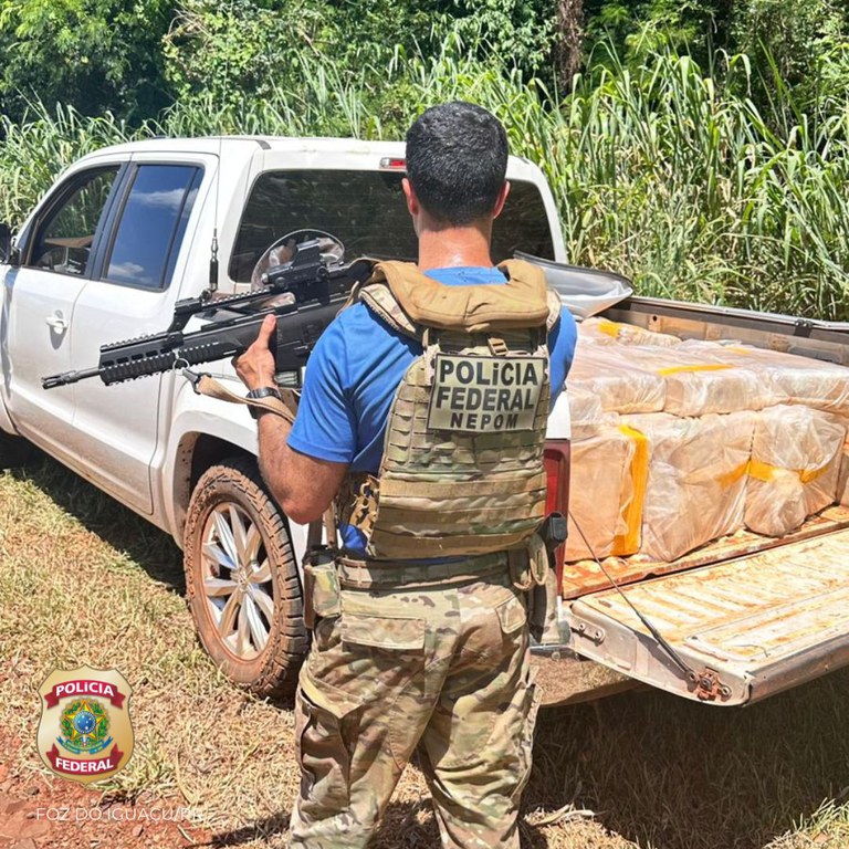 PF apreende uma tonelada de maconha em carro no Paraná; ninguém foi preso