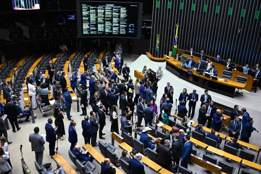 2667654_fotoarena.jpg VERBAS - Plenário: parlamentares enviaram 150 bilhões de reais às bases