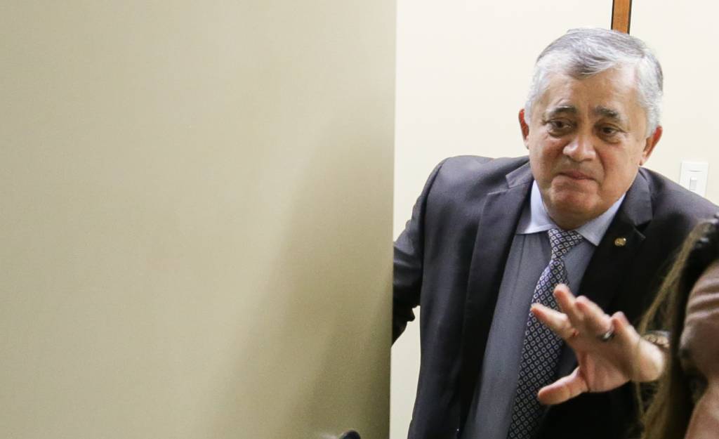 Governo: ‘Não vamos cortar gasto com quem precisa do Estado’