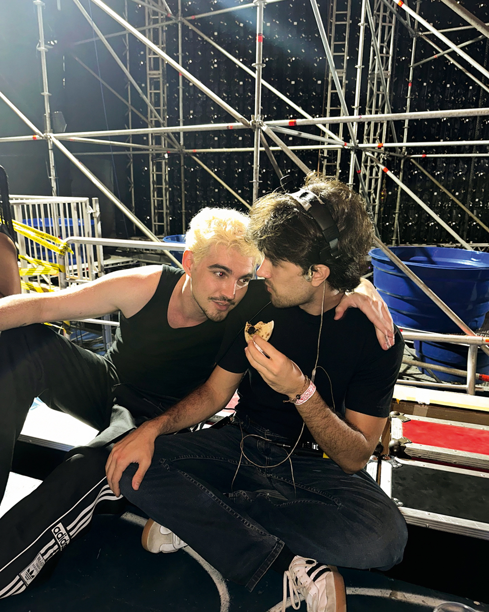 3—448303890_821736849503741_8032571854762580753_n_1.jpg ROMANCE - Jão e Pedro: romance público e sem preconceitos
