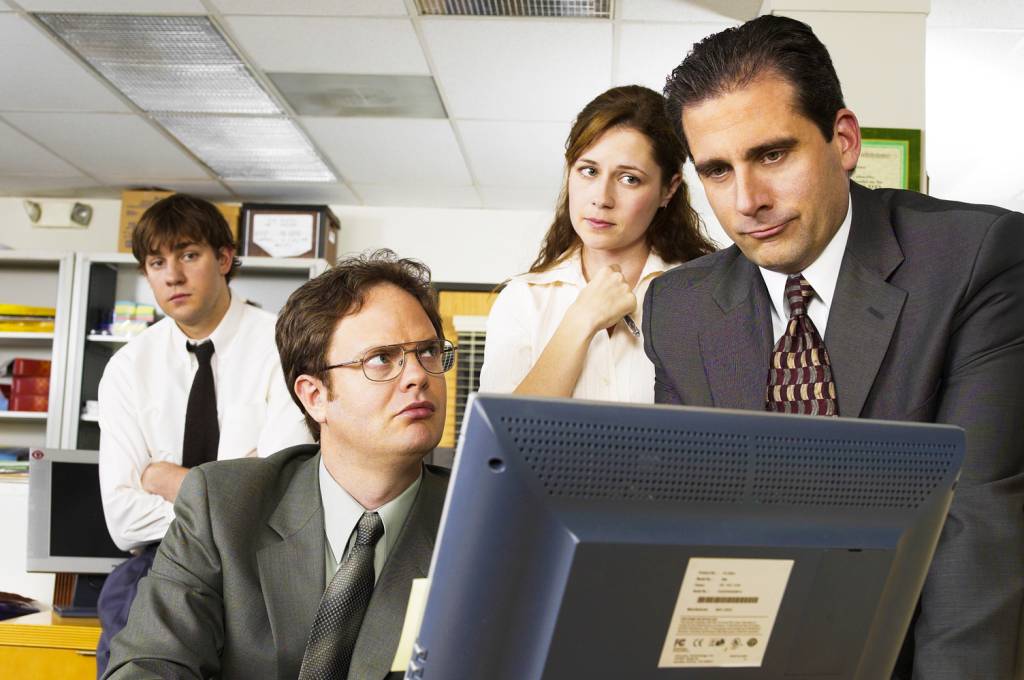 GettyImages-141187399.jpg PRECURSORA - 'The Office': sitcom clássica vê caos do escritório com humor