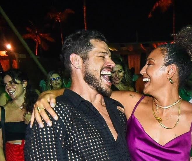 José Loreto e Sheron Menezzes no Réveillon dos Quereres, na Bahia