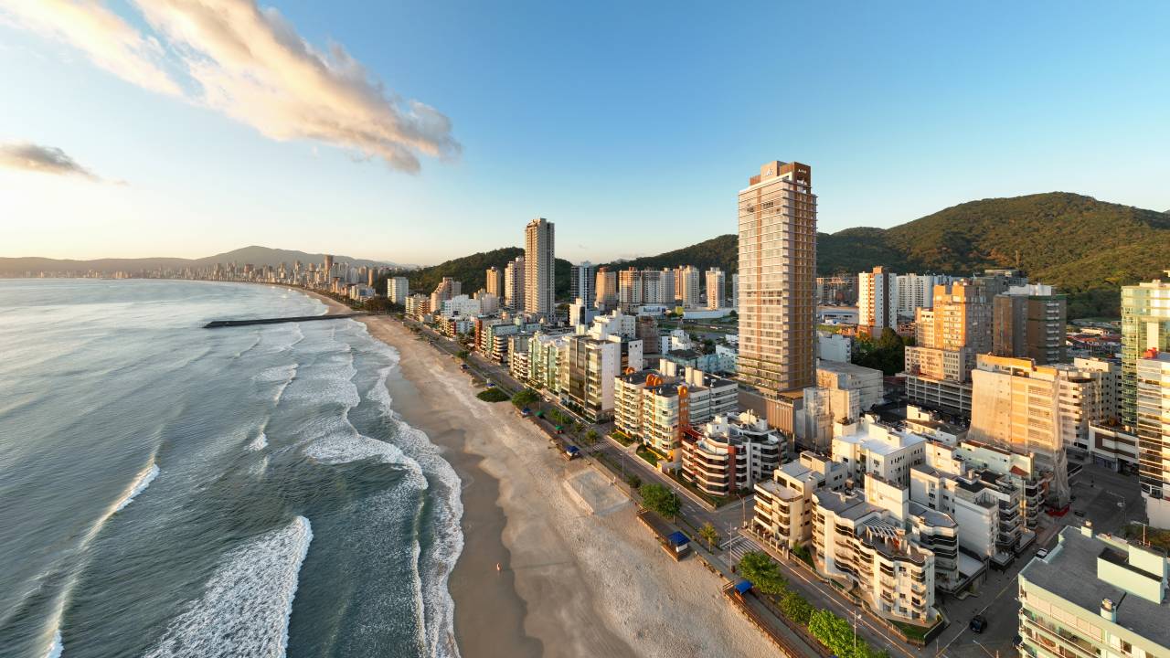 Projeto de novo prédio na orla de Itapema