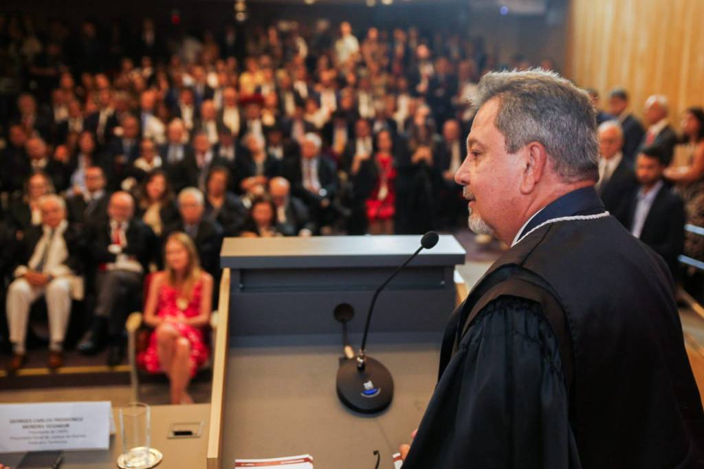 Posse do novo chefe do MP do Rio reúne de Paes e Castro a Witzel e Pezão