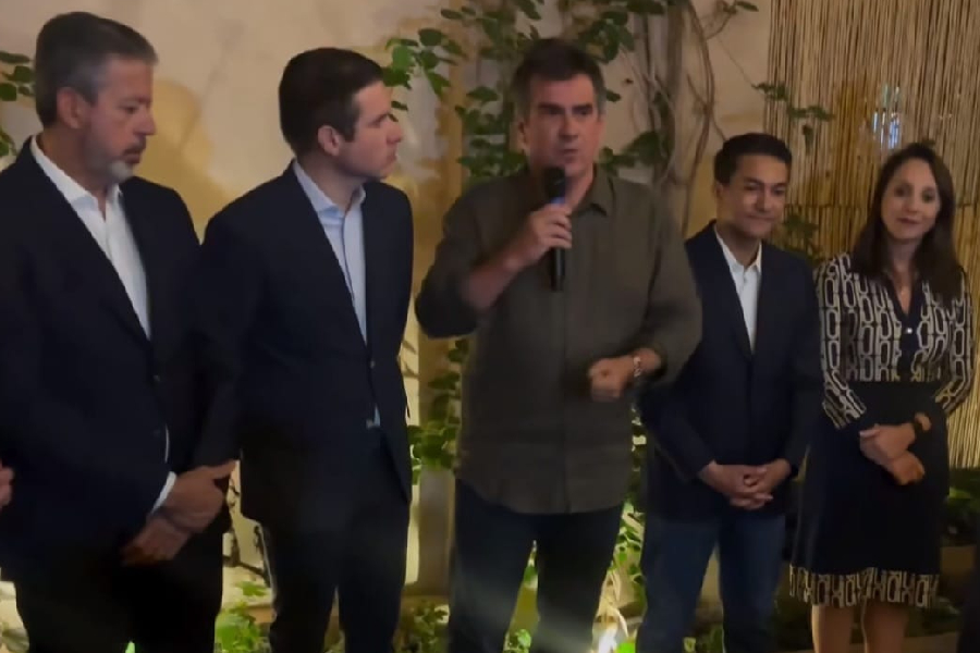 Jantar em São Paulo une petistas e bolsonaristas em apoio a Hugo Motta