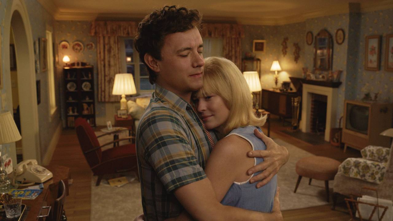 Tom Hanks e Robin Wright no filme 'Aqui'