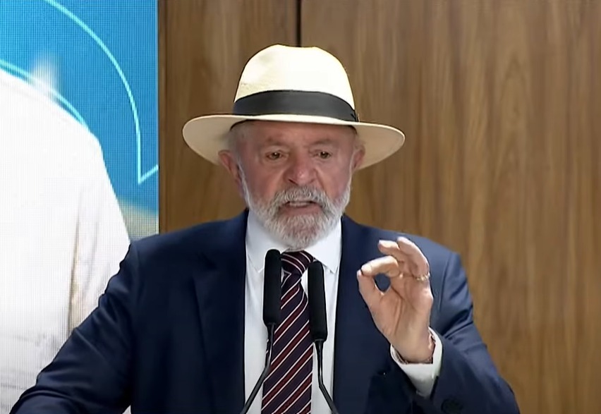 Ser professor na periferia de metrópoles é um risco, diz Lula