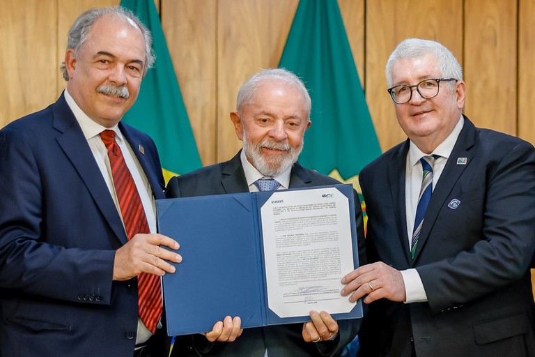 BNDES aprova financiamento de R$ 6,4 bi a concessionária paranaense