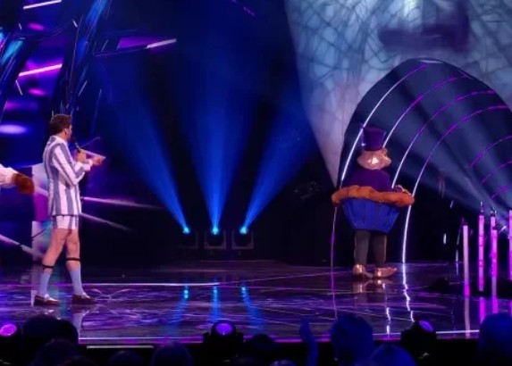 Cantora cria tensão após abandonar palco do ‘The Masked Singer’