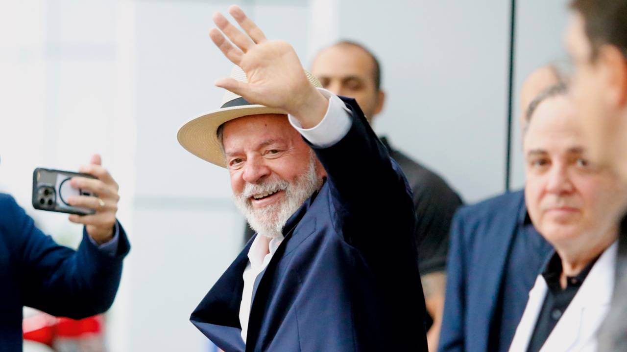 CHACOALHADA - Lula: para alguns aliados do presidente, o governo precisa ser refundado em 2025