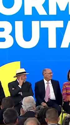 Presidente Lula participa, ao lado de ministros, de cerimônia de sanção da regulamentação da reforma tributária (16/01/2025)