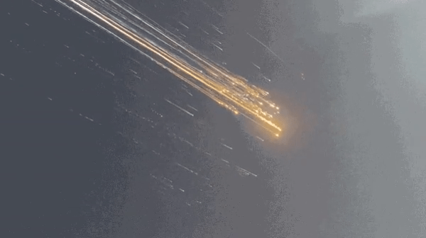 Vídeos mostram destroços da Starship caindo sobre o Golfo do México