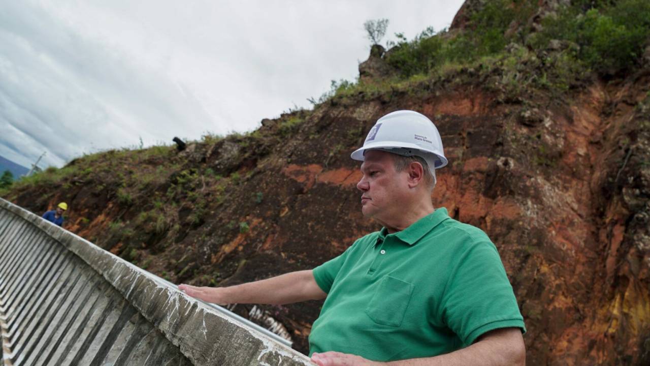 Senador Wellington Fagundes cobra informações do Ministério dos Transportes