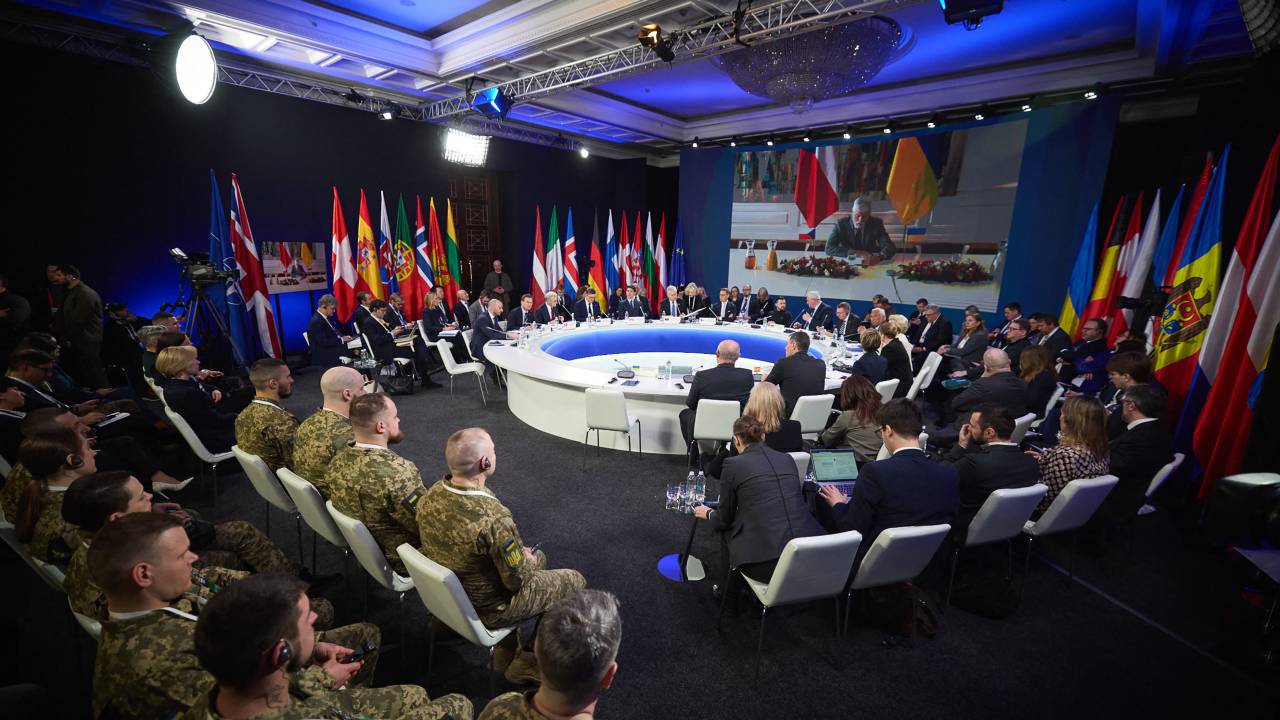 In this handout photograph taken and released by the Ukrainian Presidential Press Service on February 24, 2025, Czech Republic's President Petr Pavel delivers a speech via video link as European leaders and Canadian prime minister attend a meeting in Kyiv, to mark the third anniversary of the Russian invasion of Ukraine. (Photo by Handout / UKRAINIAN PRESIDENTIAL PRESS SERVICE / AFP) / RESTRICTED TO EDITORIAL USE - MANDATORY CREDIT "AFP PHOTO / HANDOUT / UKRAINIAN PRESIDENTIAL PRESS SERVICE" - NO MARKETING NO ADVERTISING CAMPAIGNS - DISTRIBUTED AS A SERVICE TO CLIENTS