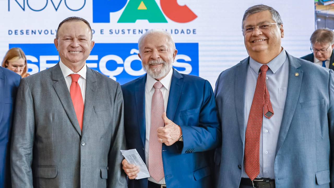O goverandor do Maranhão, Carlos Brandão, o presidente Lula e o ministro Flávio Dino, do Supremo Tribunal Federal